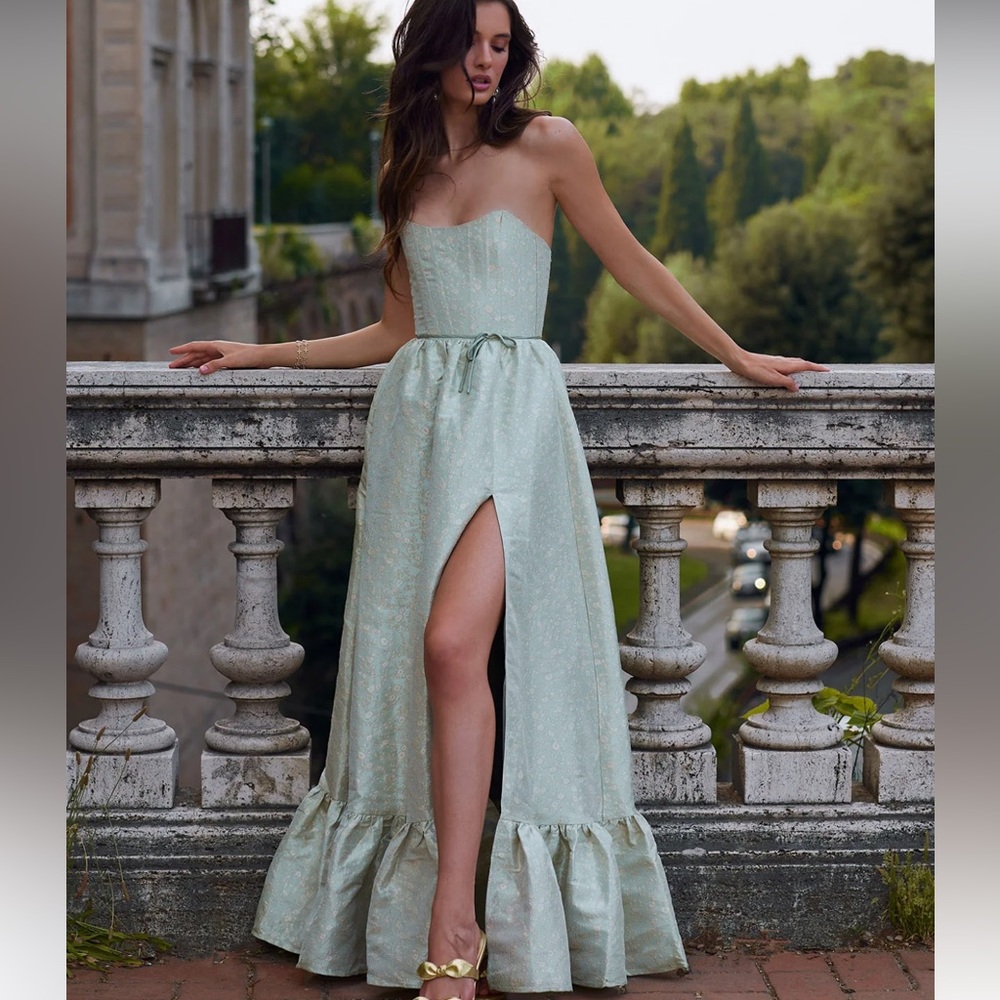 V Chapman Dress
